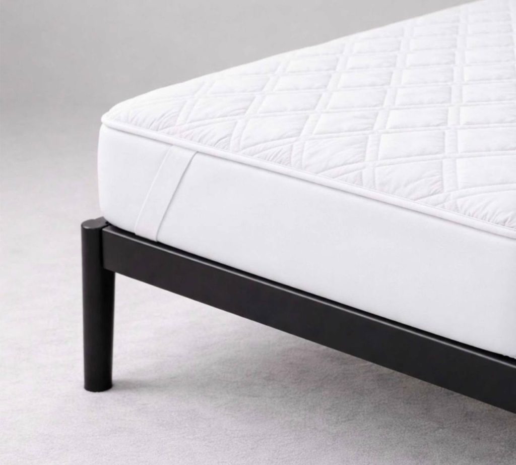 Захисний наматрацник на гумці Comfort Summer стьобаний